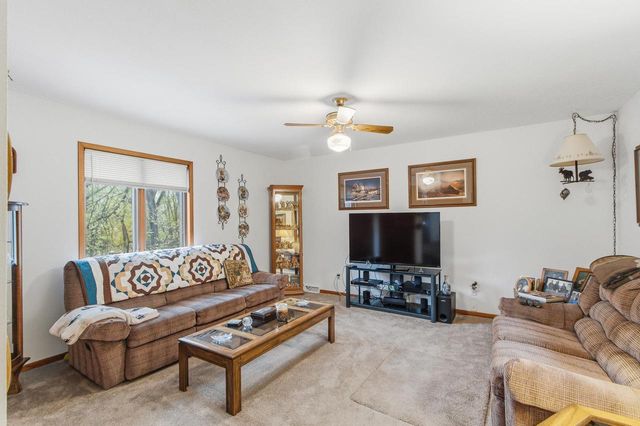 N4607 Oak Knoll Road, Poynette, WI 53955