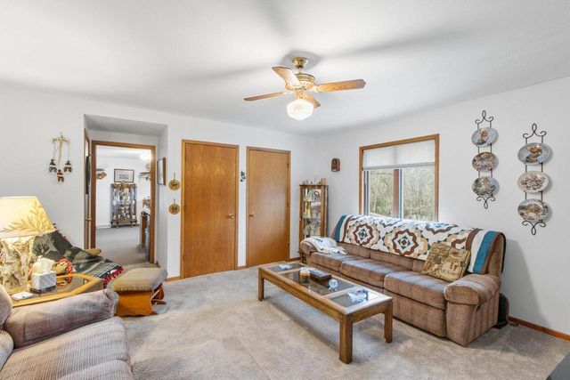 N4607 Oak Knoll Road, Poynette, WI 53955
