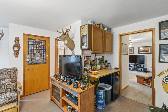 N4607 Oak Knoll Road, Poynette, WI 53955