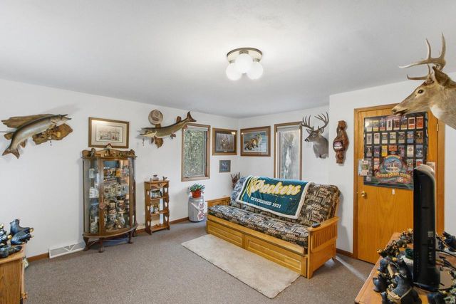 N4607 Oak Knoll Road, Poynette, WI 53955