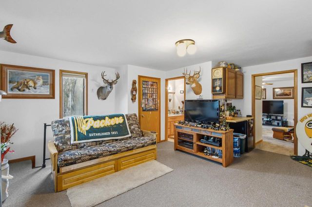 N4607 Oak Knoll Road, Poynette, WI 53955