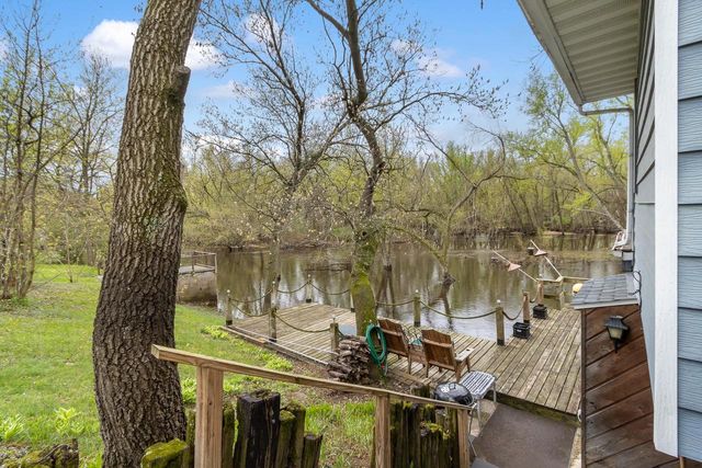 N4607 Oak Knoll Road, Poynette, WI 53955