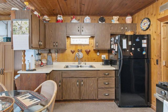 N4607 Oak Knoll Road, Poynette, WI 53955