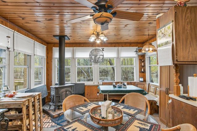 N4607 Oak Knoll Road, Poynette, WI 53955