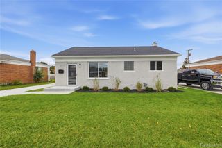 15834 Chestnut Street, Roseville, MI 48066