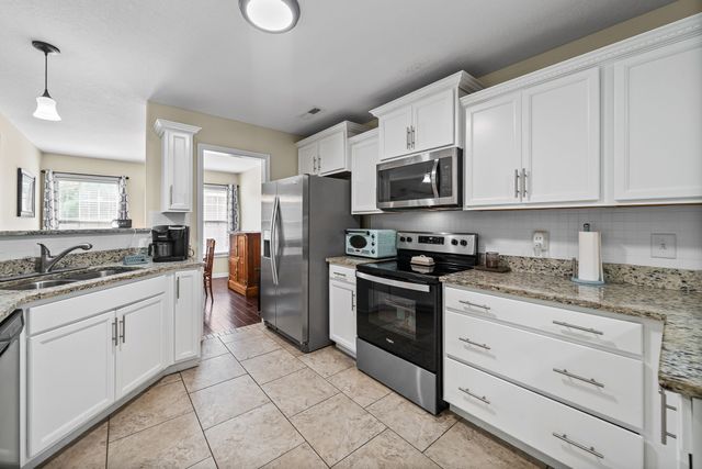 639 Sturdivant Dr, Clarksville, TN 37042