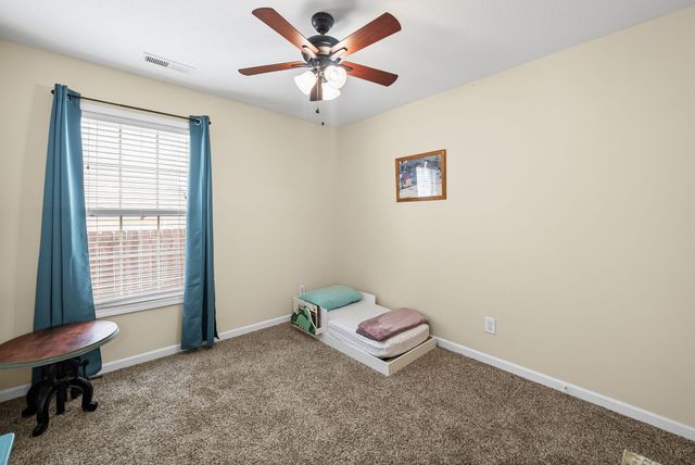 639 Sturdivant Dr, Clarksville, TN 37042