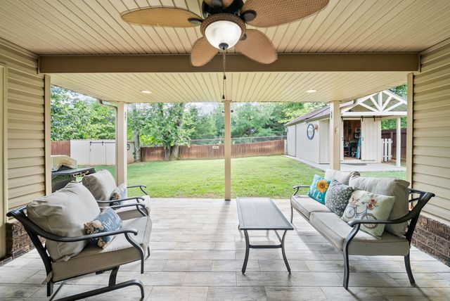 639 Sturdivant Dr, Clarksville, TN 37042