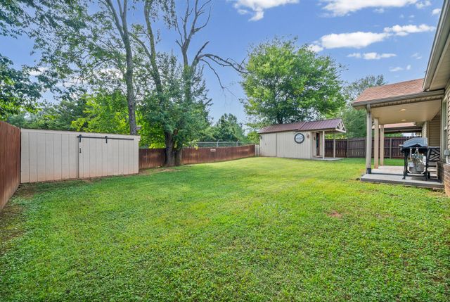 639 Sturdivant Dr, Clarksville, TN 37042
