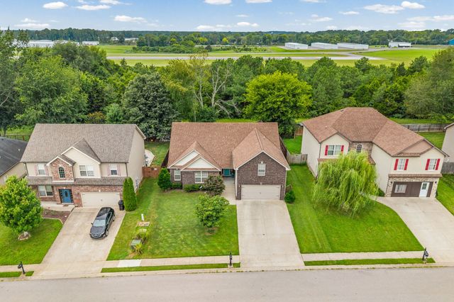 639 Sturdivant Dr, Clarksville, TN 37042