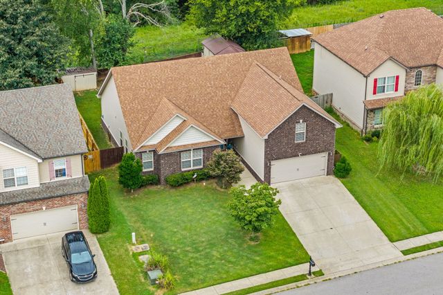 639 Sturdivant Dr, Clarksville, TN 37042