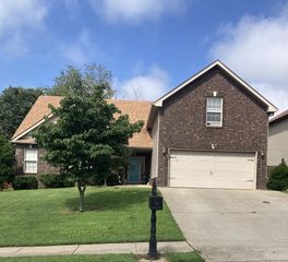 639 Sturdivant Dr, Clarksville, TN 37042