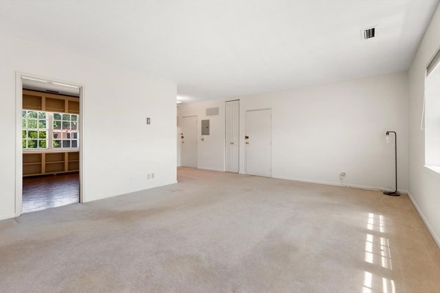 173 Lake Shore Rd 3, Boston, MA 02135