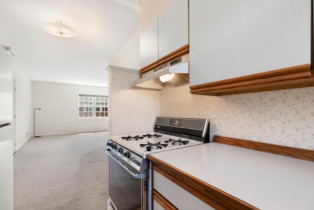 173 Lake Shore Rd 3, Boston, MA 02135