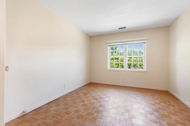 173 Lake Shore Rd 3, Boston, MA 02135