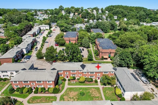 173 Lake Shore Rd 3, Boston, MA 02135