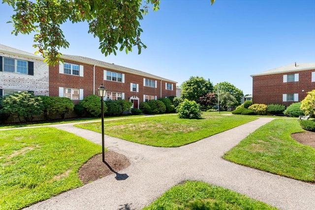 173 Lake Shore Rd 3, Boston, MA 02135