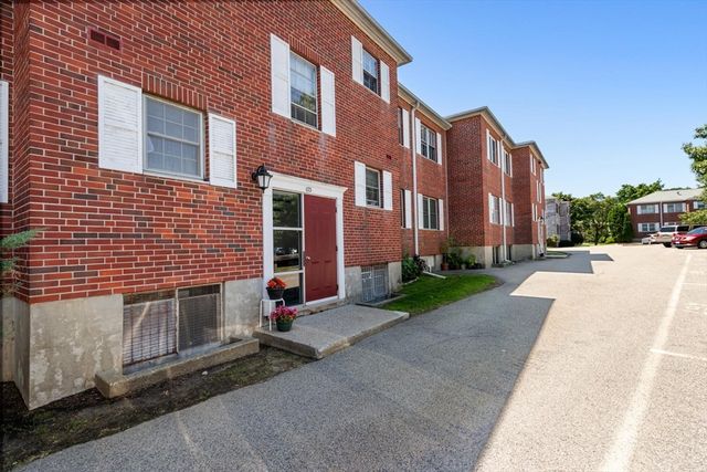 173 Lake Shore Rd 3, Boston, MA 02135