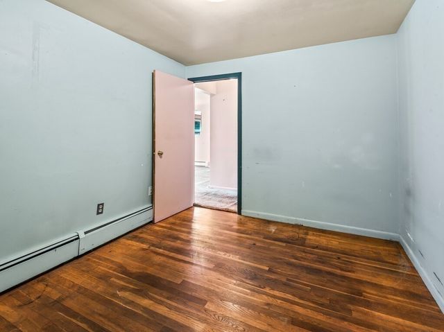 60 Burbank Rd, Sutton, MA 01590