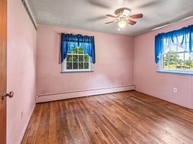 60 Burbank Rd, Sutton, MA 01590