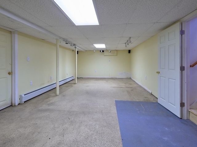 60 Burbank Rd, Sutton, MA 01590