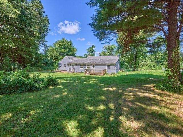 60 Burbank Rd, Sutton, MA 01590