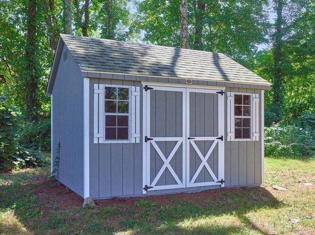 60 Burbank Rd, Sutton, MA 01590
