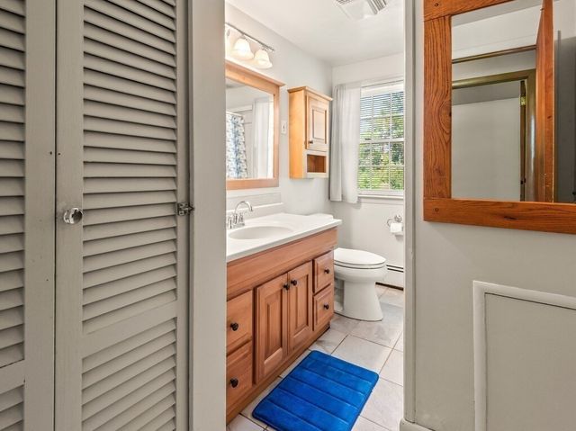 60 Burbank Rd, Sutton, MA 01590