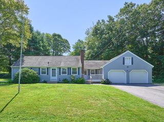 60 Burbank Rd, Sutton, MA 01590