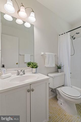 15005 CORDELL AVE, Woodbridge, VA 22193