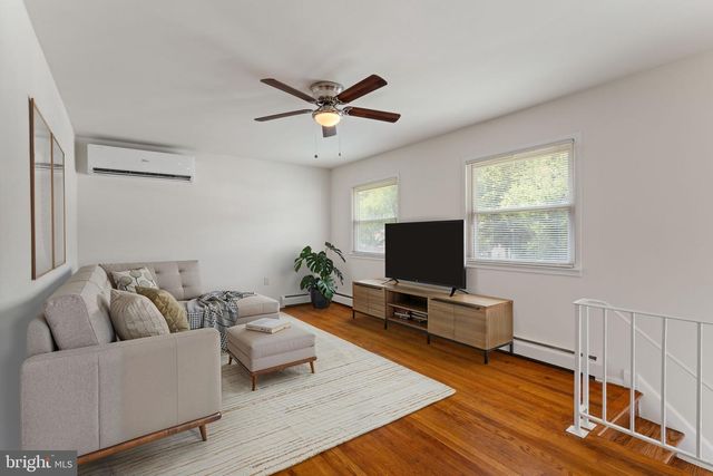 15005 CORDELL AVE, Woodbridge, VA 22193