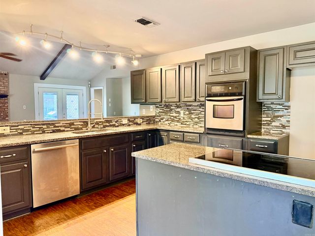 18 Stanwood Loop, North Little Rock, AR 72118