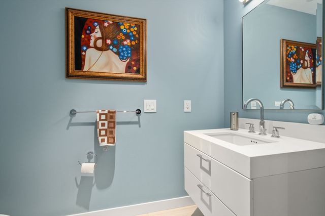 300 Pier 4 Blvd 5K, Boston, MA 02110