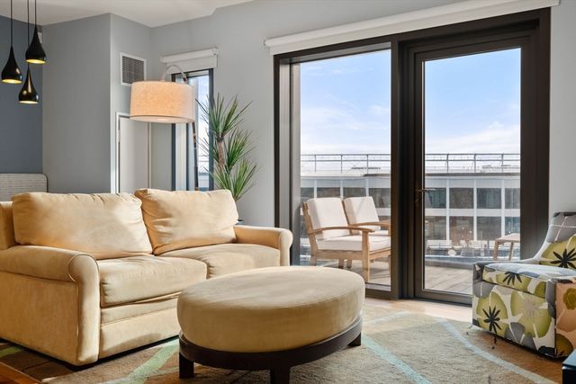 300 Pier 4 Blvd 5K, Boston, MA 02110