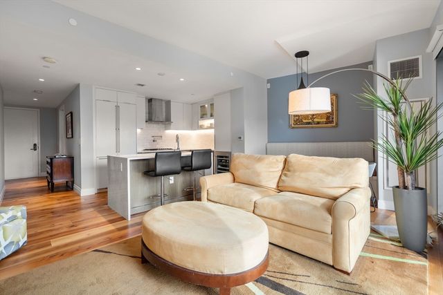 300 Pier 4 Blvd 5K, Boston, MA 02110