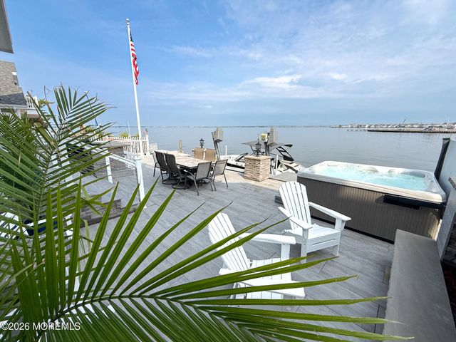 285 Monterey Circle, Lavallette, NJ 08735