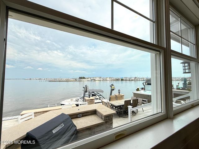 285 Monterey Circle, Lavallette, NJ 08735