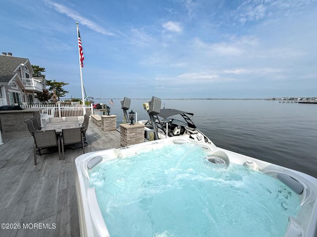 285 Monterey Circle, Lavallette, NJ 08735