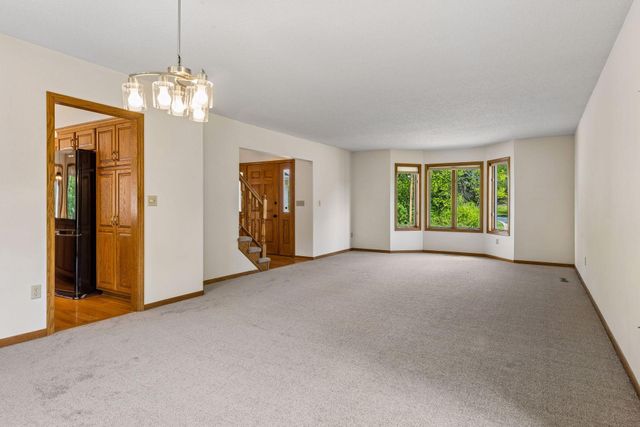 1933 Charlton Street, West Saint Paul, MN 55118