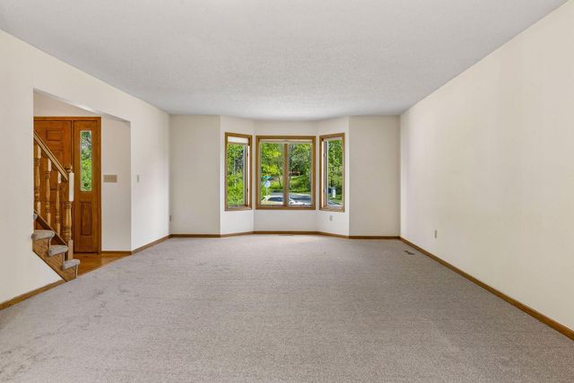 1933 Charlton Street, West Saint Paul, MN 55118