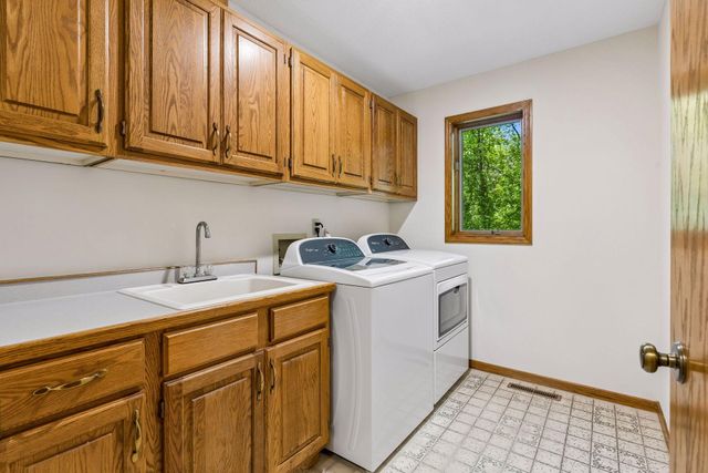 1933 Charlton Street, West Saint Paul, MN 55118