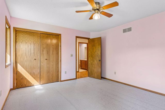 1933 Charlton Street, West Saint Paul, MN 55118