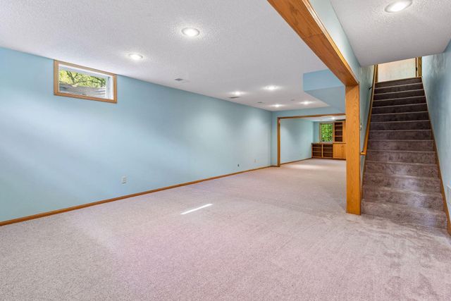 1933 Charlton Street, West Saint Paul, MN 55118