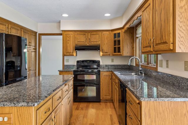 1933 Charlton Street, West Saint Paul, MN 55118