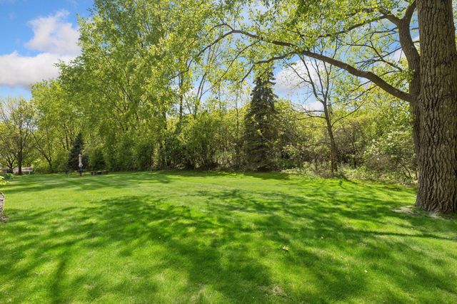 1933 Charlton Street, West Saint Paul, MN 55118