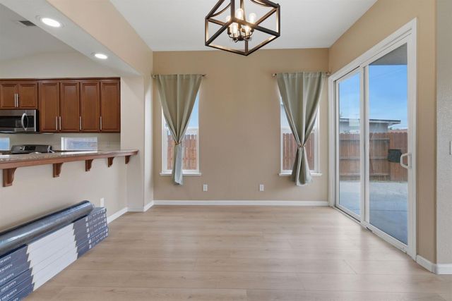 1014 Foxfire Dr, Manteca, CA 95337