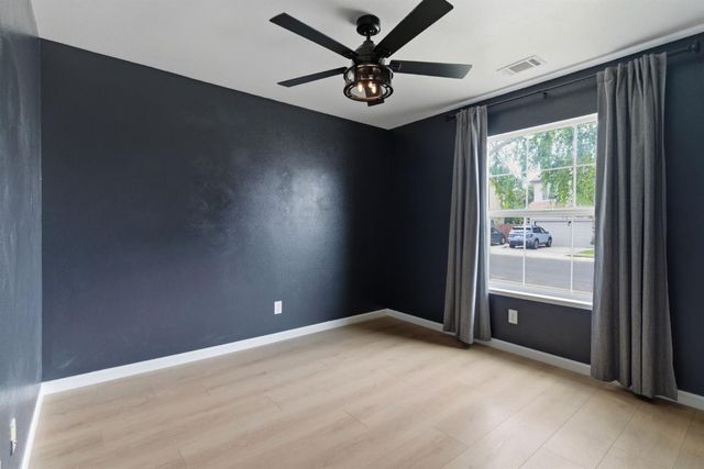 1014 Foxfire Dr, Manteca, CA 95337