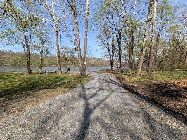 291 RIVER VIEW DR, Harpers Ferry, WV 25425