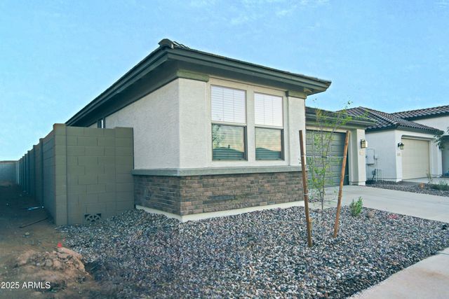 879 W FINCH Drive, San Tan Valley, AZ 85140