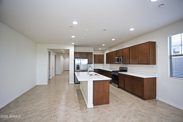 879 W FINCH Drive, San Tan Valley, AZ 85140